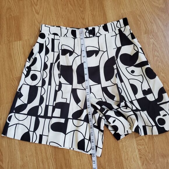 NEW! Marella Printed Trouser Shorts size 8 in Black/White - Picture 12 of 16